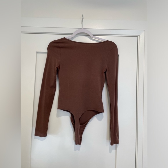 Banana Republic True Hues Scoop-Neck Thong Bodysuit Colour Hue 185- Size XS - Picture 3 of 5